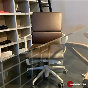 Alias Alias Rollingframe sedia con ruote con braccioli con seduta in pelle bruno Havana