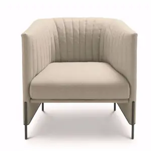 Arflex Algon - Poltrona trapuntata con schienale basso