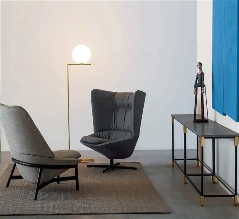 Arflex Ladle - Schienale alto e basamento girevole a razze