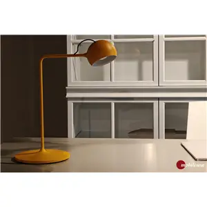 Artemide Ixa lampada da tavolo gialla