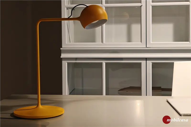 Artemide Ixa lampada da tavolo gialla