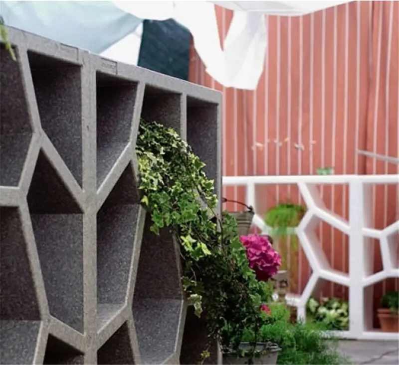 Casamania Opus Incertum