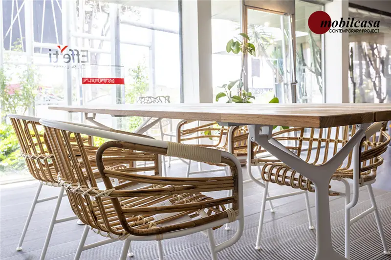 Casamania set da 4 sedie Raphia Rattan con telaio in metallo verniciato bianco, seduta e schienale in giunco naturale e legacci in nylon