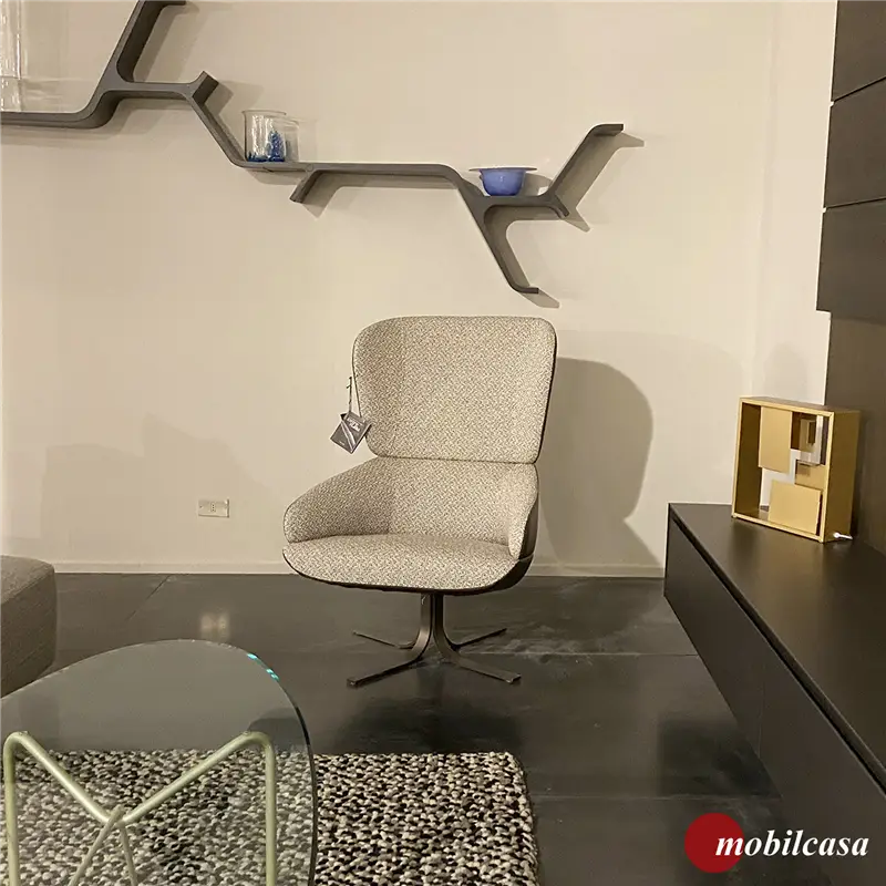 Ditre Cut Poltrona - esterno in pelle marrone, rivestimento grigio, piedini in metallo light brown