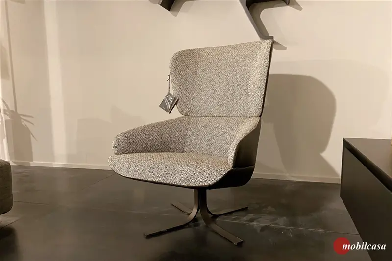 Ditre Cut Poltrona - esterno in pelle marrone, rivestimento grigio, piedini in metallo light brown