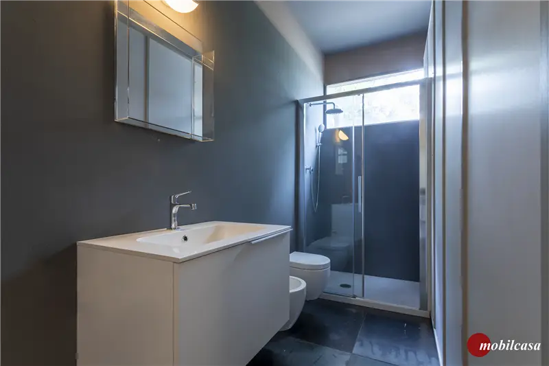 Edoné composizione Kyros con lavabo 75x48hx50p con troppo pieno per lavabo Zefiro top pietra bianca incluso