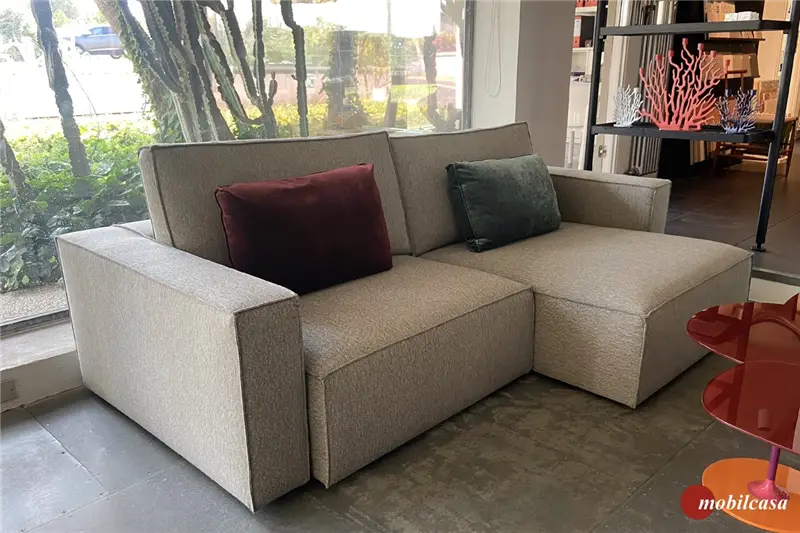 Flexteam Genius gold divano L.230 cm, p. 103 cm, h. 80 cm - tessuto maestrale (col. 13, cat. C) con due cuscini 38x58 cm in velluto