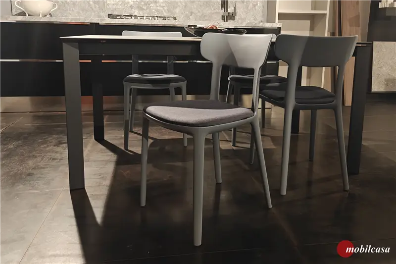 Infiniti Canova set da 4 sedie - telaio Grigio argento R7001 Rivestimento Tessuto Aurim Byte