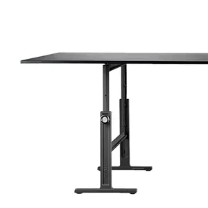 Magis Brut tavolo regolabile in altezza