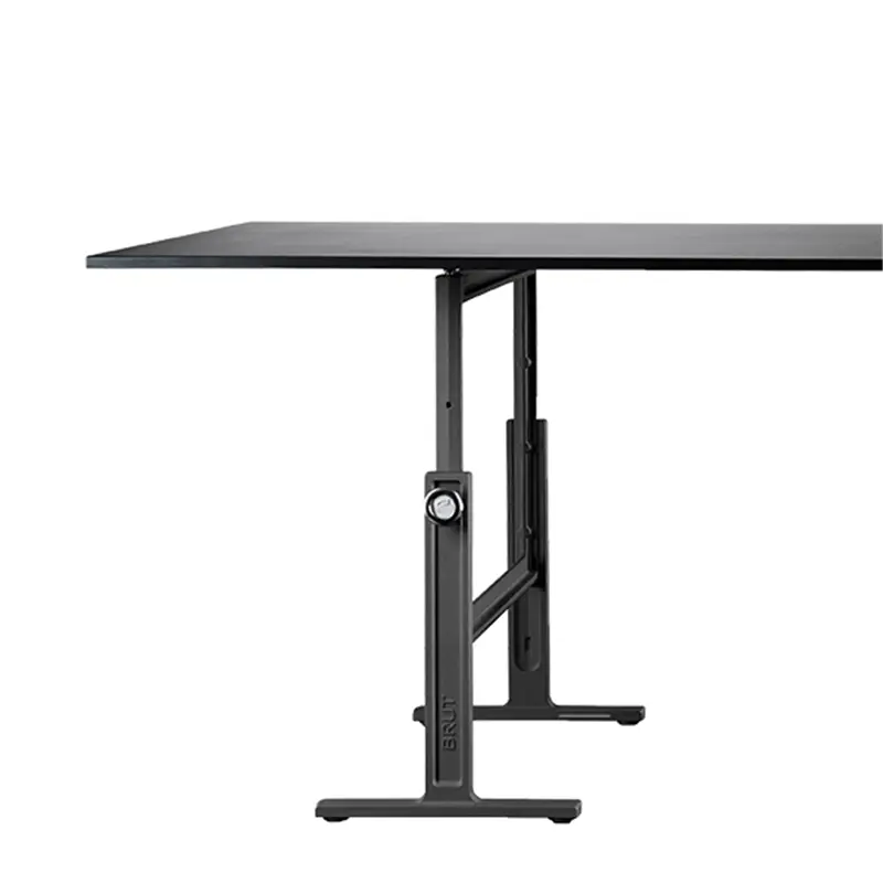 Magis Brut tavolo regolabile in altezza