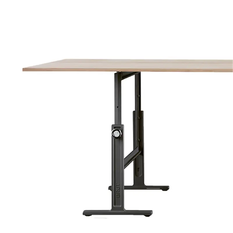 Magis Brut tavolo regolabile in altezza