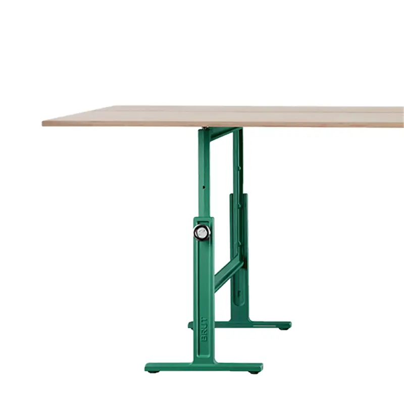 Magis Brut tavolo regolabile in altezza