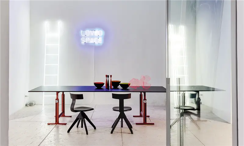 Magis Brut tavolo regolabile in altezza