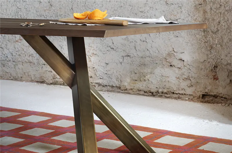 Miniforms Gustave tavolo