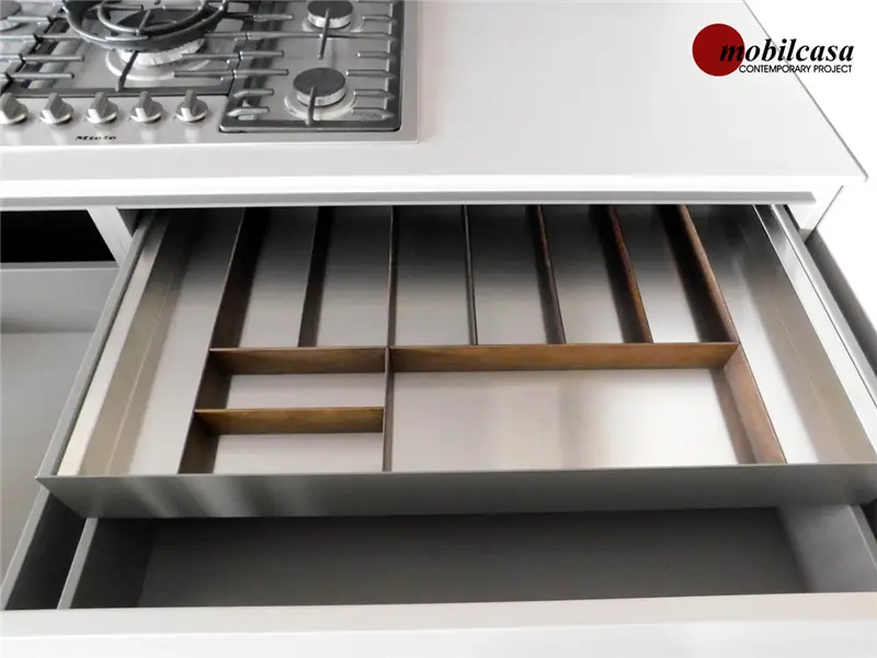 Modulnova MH6 composizione cucina a parete con base in vetro e pensili con anta a ribalta