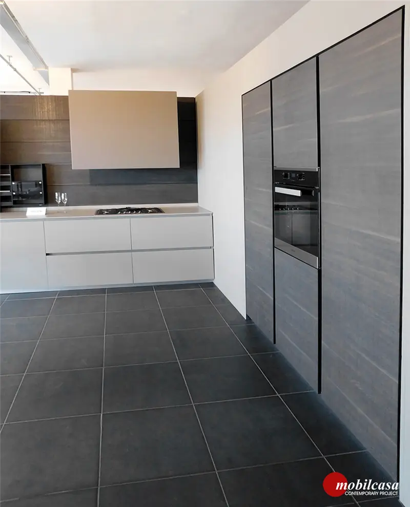 Modulnova MH6 composizione cucina a parete con base in vetro e pensili con anta a ribalta