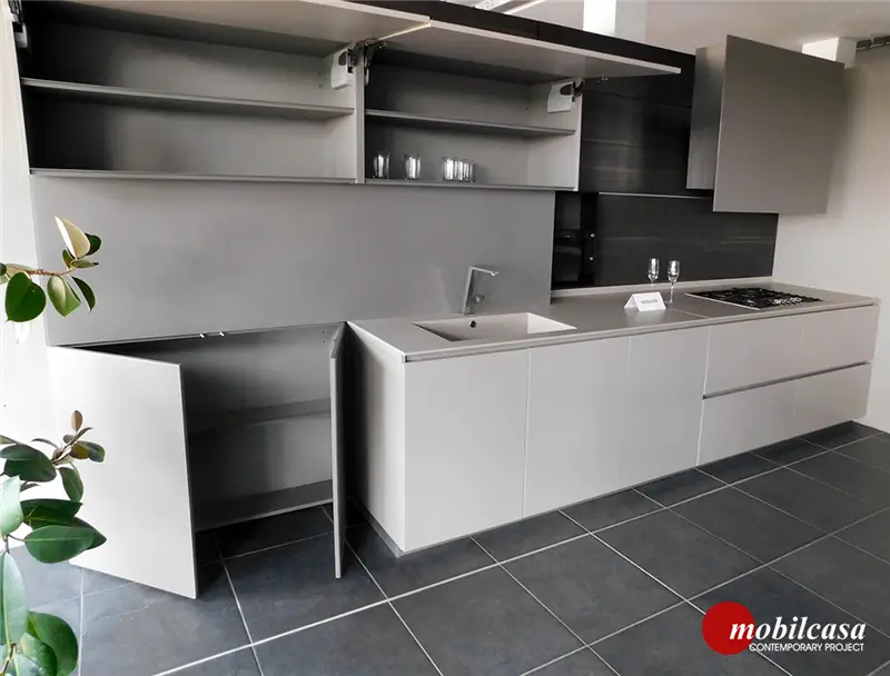 Modulnova MH6 composizione cucina a parete con base in vetro e pensili con anta a ribalta