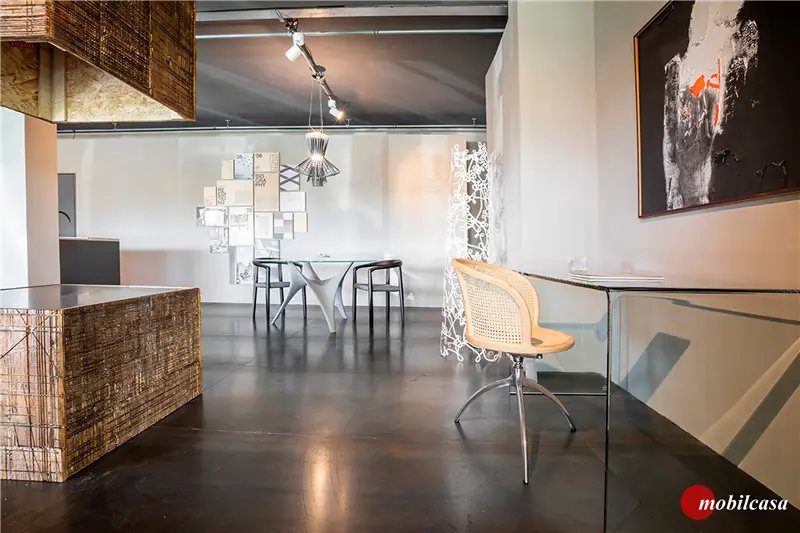 Molteni & C Arc tavolo - ø 140 cm, base grigia con piano in vetro trasparente extrachiaro