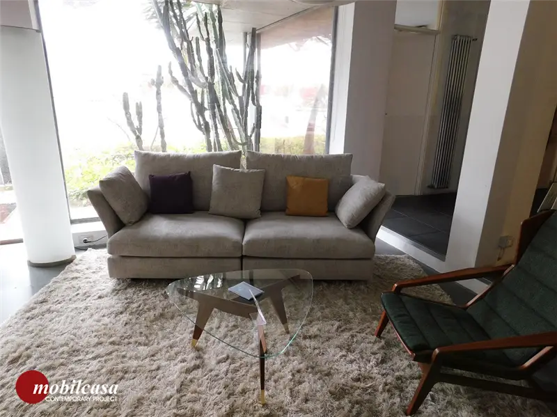 Molteni & C Holiday divano cm. l. 236 cmx p. 96 cmx h. 92 cm in tessuto