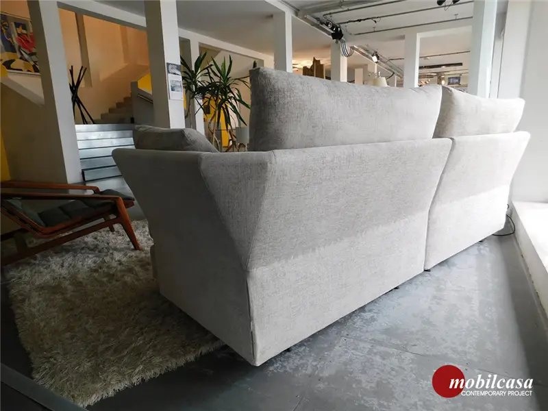 Molteni & C Holiday divano cm. l. 236 cmx p. 96 cmx h. 92 cm in tessuto