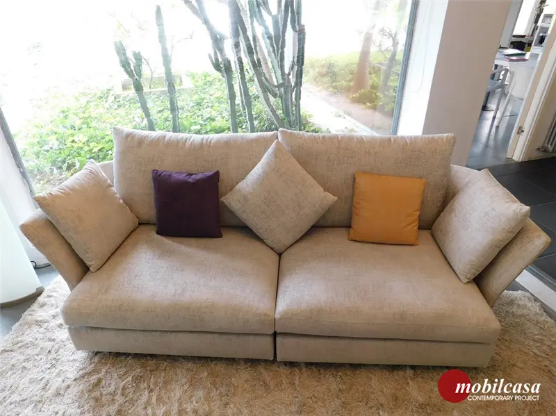 Molteni & C Holiday divano cm. l. 236 cmx p. 96 cmx h. 92 cm in tessuto