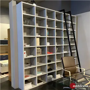 <span class="brand">Novamobili</span> Living libreria laccata grigio opaco con scala a parete - L. 273, P. 37, H. 259,5 cm