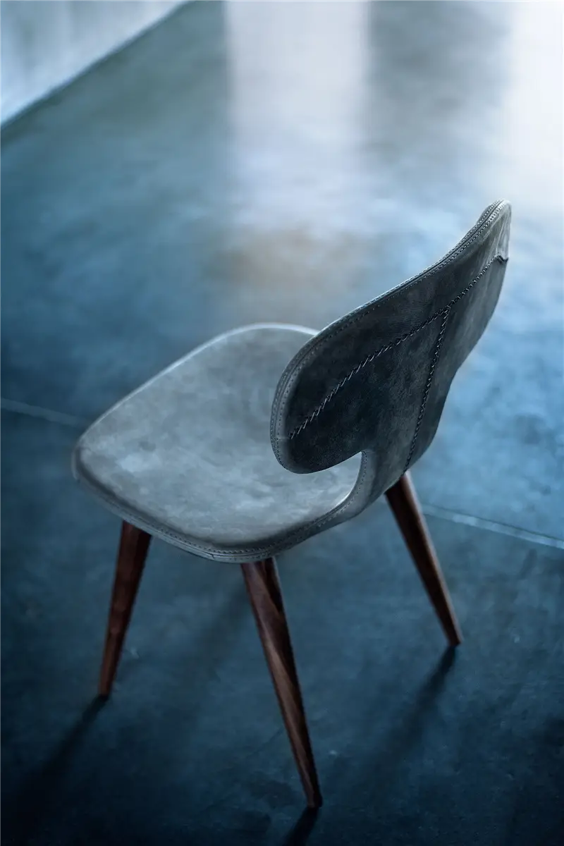 Riva 1920 Klutch sedia