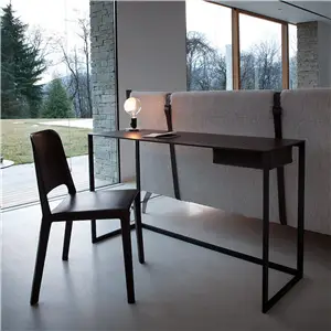 Zanotta Zanotta Calamo scrivania in metallo e cuoio nero
