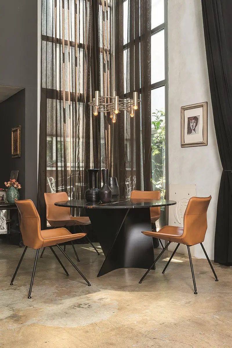 Zanotta Dan Sedia in cuoio